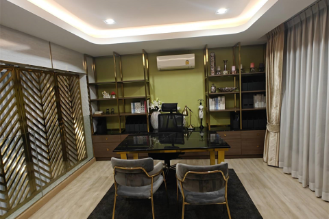 Townhouse in Bangkok, Thailand 4 bedrooms № 190469 - photo 3
