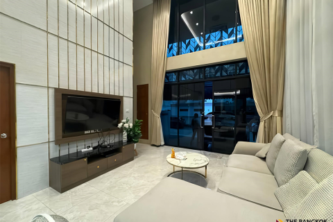 Townhouse in Bangkok, Thailand 4 bedrooms № 190469