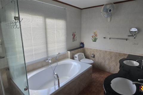 Townhouse in Bangkok, Thailand 4 bedrooms № 190466 - photo 13