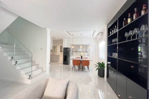 House in Pattaya, Thailand 3 bedrooms № 159957 - photo 7