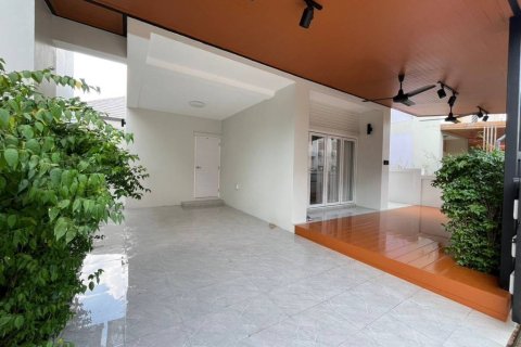House in Pattaya, Thailand 3 bedrooms № 159957
