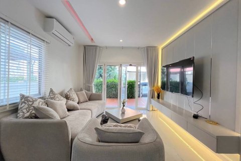 House in Pattaya, Thailand 3 bedrooms № 159957 - photo 5