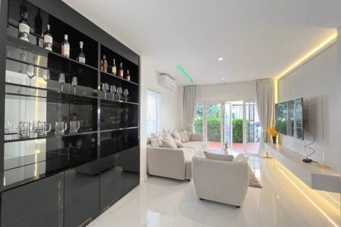 House in Pattaya, Thailand 3 bedrooms № 159957 - photo 6