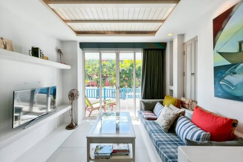 Condo in Hua Hin, Thailand, 2 bedrooms  № 159951 - photo 9