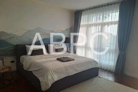 Adosado de 5 dormitorios en Pattaya, Tailandia № 211940 - foto 5
