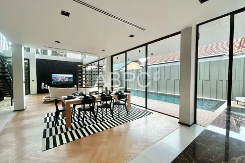 Casa de 4 dormitorios en Jomtien Beach, Pattaya, Tailandia № 211943 - foto 12