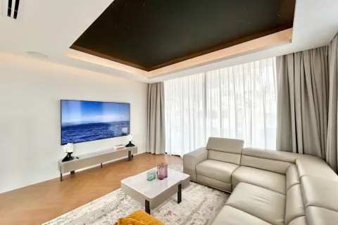 Casa de 4 dormitorios en Jomtien Beach, Pattaya, Tailandia № 211943 - foto 24