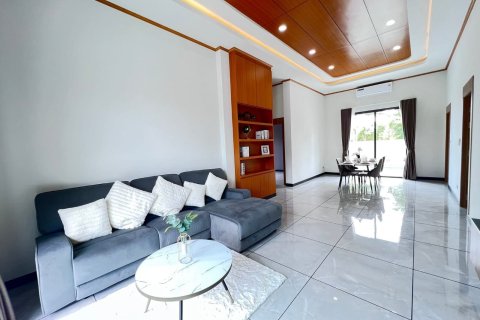 Villa in Pattaya, Thailand 3 bedrooms № 159895 - photo 6