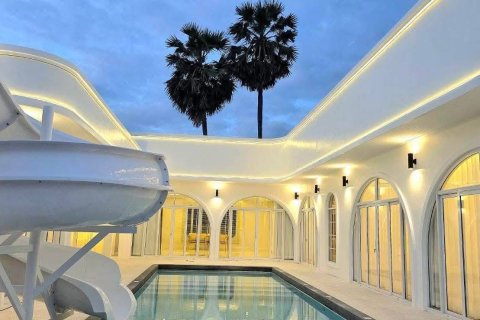 Villa in Pattaya, Thailand 5 bedrooms № 159897 - photo 7