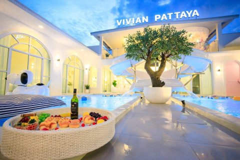 Villa in Pattaya, Thailand 9 bedrooms № 159899 - photo 7