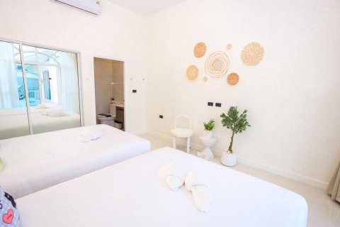 Villa in Pattaya, Thailand 9 bedrooms № 159899 - photo 12