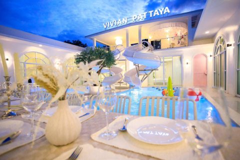 Villa in Pattaya, Thailand 9 bedrooms № 159899 - photo 4