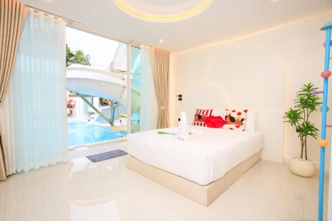 Villa in Pattaya, Thailand 9 bedrooms № 159899 - photo 20