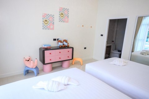 Villa in Pattaya, Thailand 9 bedrooms № 159899 - photo 10