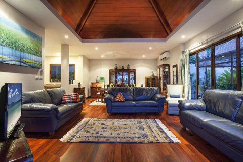 Villa in Pattaya, Thailand 4 bedrooms № 159896 - photo 10