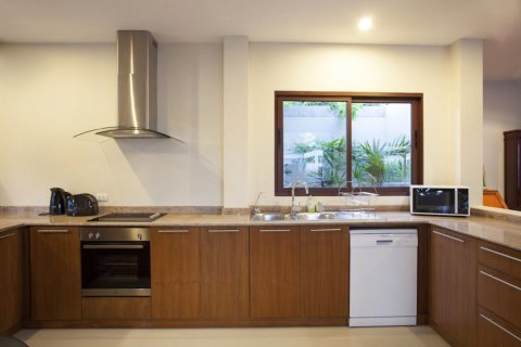 Villa in Pattaya, Thailand 4 bedrooms № 159896 - photo 14