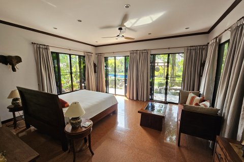 House in Pattaya, Thailand 8 bedrooms № 145718 - photo 12