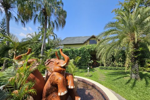 House in Pattaya, Thailand 8 bedrooms № 145718 - photo 18
