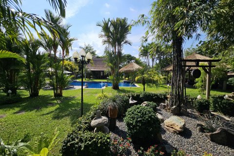 House in Pattaya, Thailand 8 bedrooms № 145718 - photo 4