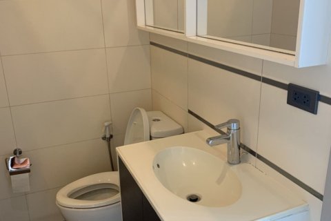 Studio in the Condo in Khlong Toei, Bangkok, Thailand  № 156198 - photo 5