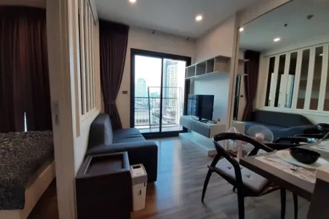 Studio in the Condo in Khlong Toei, Bangkok, Thailand  № 156199 - photo 1