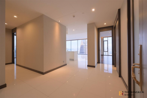 Condo in Bangkok, Thailand, 3 bedrooms  № 186401 - photo 2