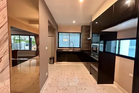 House in Bueng Kum, Bangkok, Thailand 4 bedrooms № 159307 - photo 11
