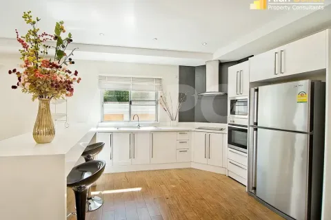 Casa de 7 dormitorios en Jomtien Beach, Pattaya, Tailandia № 211582 - foto 4