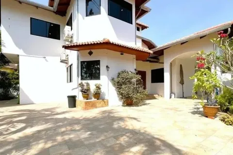 Casa de 5 dormitorios en Pattaya, Tailandia № 211588 - foto 23