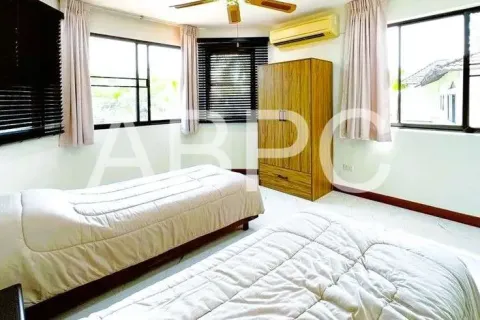 Casa de 5 dormitorios en Pattaya, Tailandia № 211588 - foto 19
