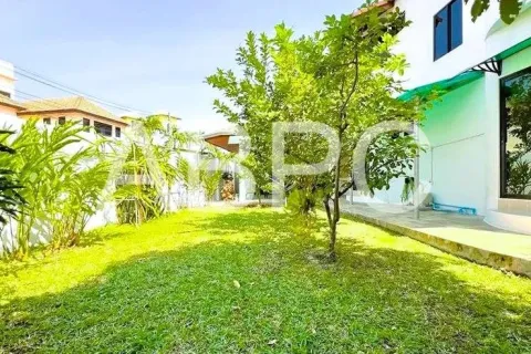 Casa de 5 dormitorios en Pattaya, Tailandia № 211588 - foto 9
