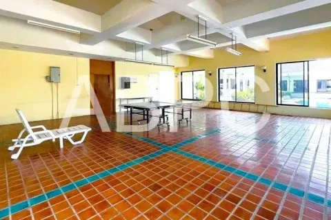 Casa de 5 dormitorios en Pattaya, Tailandia № 211588 - foto 4