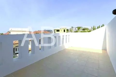 Casa de 5 dormitorios en Pattaya, Tailandia № 211588 - foto 3