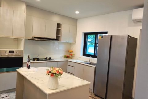 House in Pattaya, Thailand 4 bedrooms № 157771 - photo 12