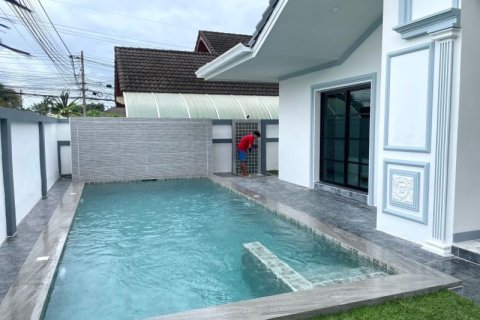House in Pattaya, Thailand 4 bedrooms № 157771 - photo 1