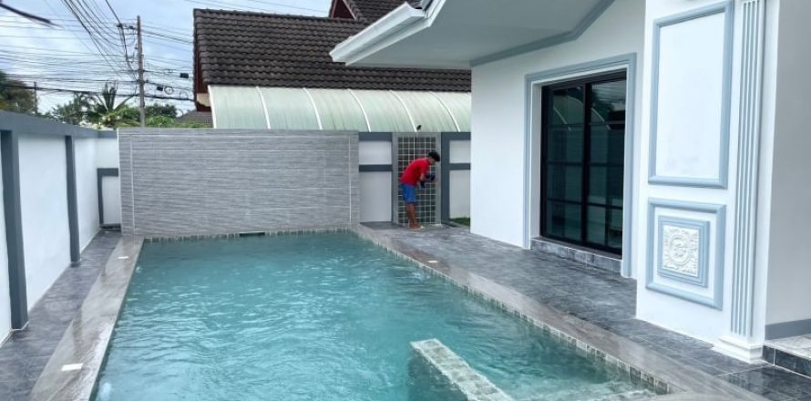 House in Pattaya, Thailand 4 bedrooms № 157771