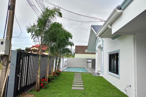 House in Pattaya, Thailand 4 bedrooms № 157771 - photo 6