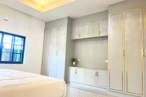 House in Pattaya, Thailand 4 bedrooms № 157771 - photo 9