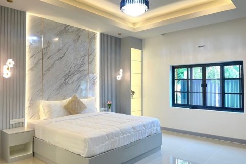 House in Pattaya, Thailand 4 bedrooms № 157771 - photo 14