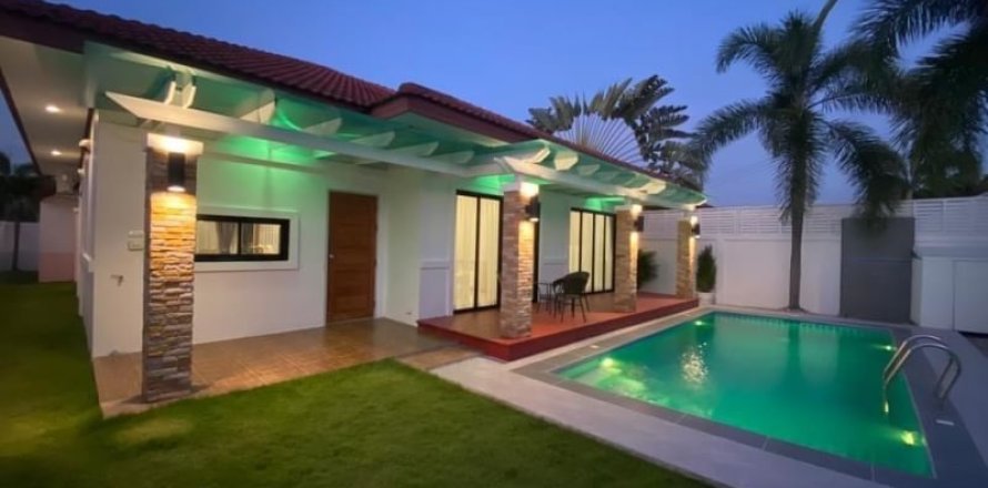 House in Pattaya, Thailand 3 bedrooms № 157773