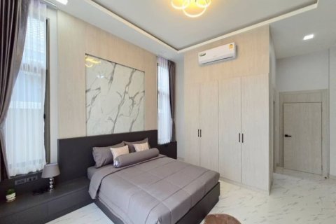 House in Pattaya, Thailand 3 bedrooms № 157777 - photo 15