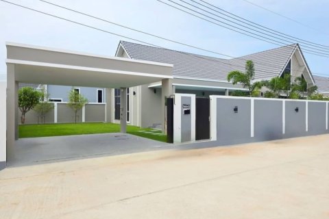 House in Pattaya, Thailand 3 bedrooms № 157777 - photo 20