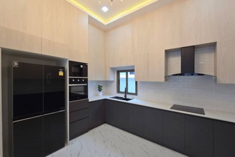 House in Pattaya, Thailand 3 bedrooms № 157777 - photo 10