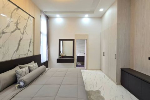 House in Pattaya, Thailand 3 bedrooms № 157777 - photo 17