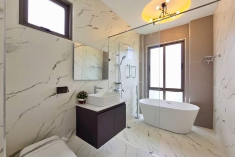 House in Pattaya, Thailand 3 bedrooms № 157777 - photo 12