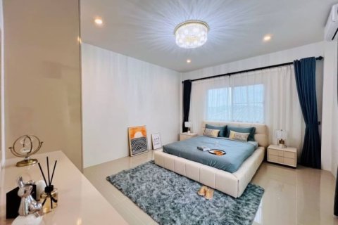 House in Pattaya, Thailand 3 bedrooms № 157775 - photo 16