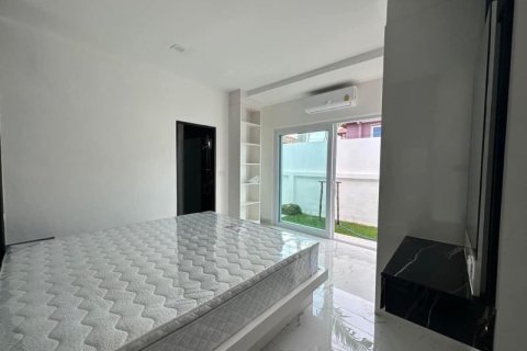 House in Pattaya, Thailand 4 bedrooms № 157772 - photo 9