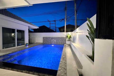 House in Pattaya, Thailand 4 bedrooms № 157772 - photo 5