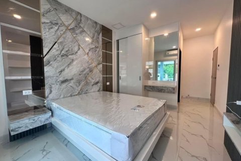 House in Pattaya, Thailand 4 bedrooms № 157772 - photo 10