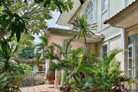 Дом в Бангкапи, Бангкок, Таиланд с 3 спальнями № 138708 - фото 2